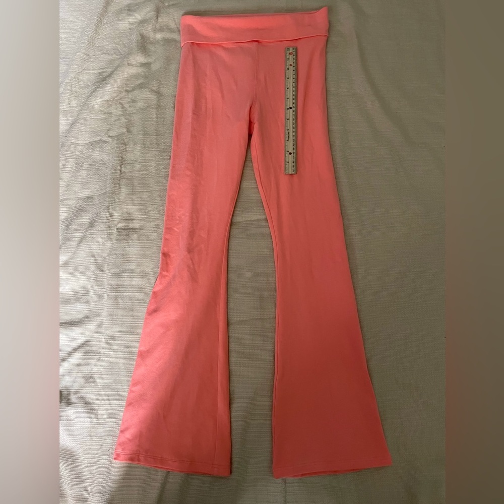 Pink forever 21 flare out leggings! Size small in women’s!